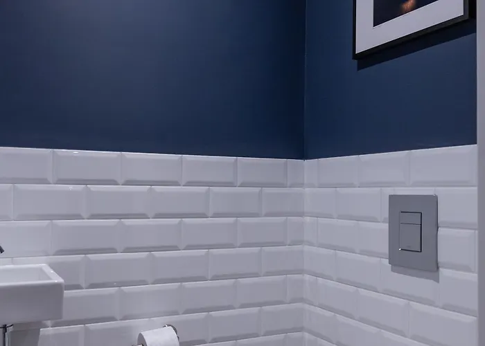 The Blossom House בית הארחה 4*